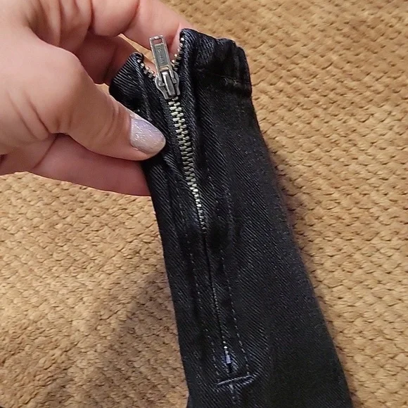 Chicos Platinum Jeans With Zippers Size Chico's 1.5 (US 10) - Picture 4 of 4